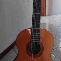 Chitarra classica Yamaha C40 con custodia