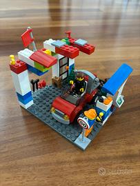 LEGO City 60232 - Stazione di Servizio e Officina