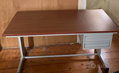 Scrivania X ufficio in metallo modernariato