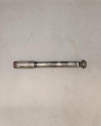 Perno ruota anteriore Honda CR 125 anni 90/97