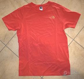 T-shirt (the North face)