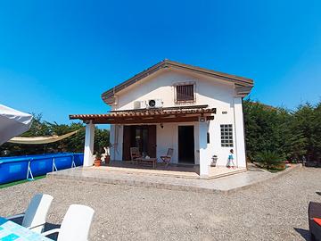 Villa indipendente arredata con giardino e garage