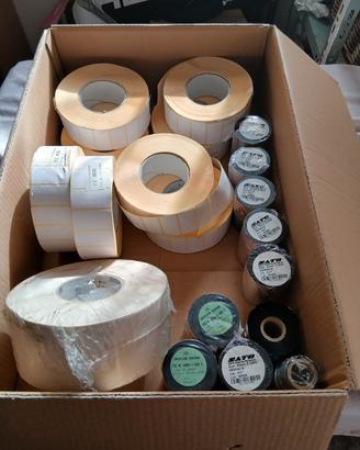 Etichette adesive a rotolo e ribbon