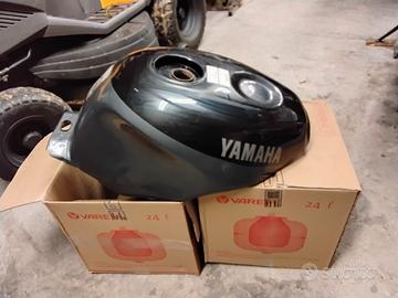 Serbatoio yamaha yzf 750