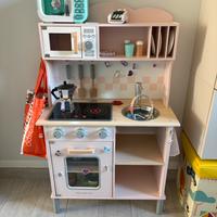 Cucina giocattolo con accessori
