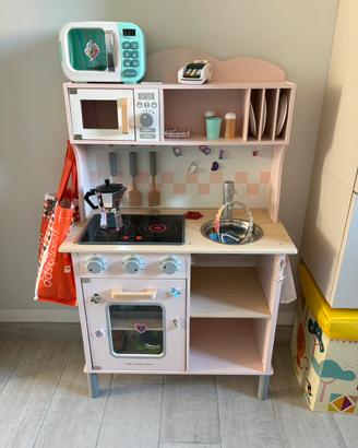 Cucina giocattolo con accessori