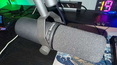 Shure SM7B + Asta Elgato + GOXLR