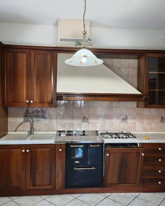 Cucina angolare completa in legno massello
