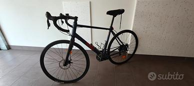 Bici da corsa Triban RC120 + casco