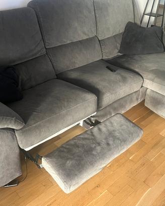 Divano poltronesofa’ con relax elettrico