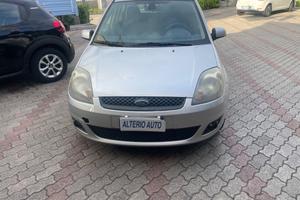 Ford Fiesta 1.4 16V 5p. Ghia gpl