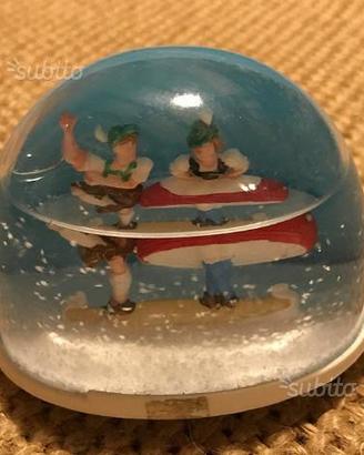 Palla di vetro di neve ballerini