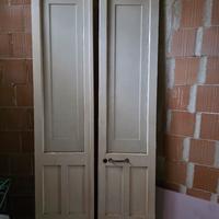 porta antica con imposte