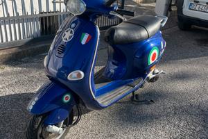 Vespa et 4 125