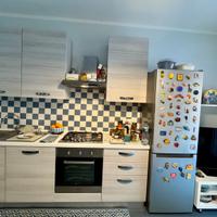 Cucina completa di elettrodomestici