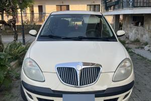 LANCIA Y perfetta per NEOPATENTATI