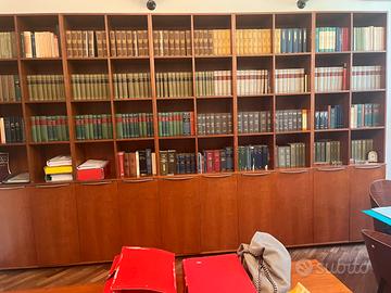 Libreria in legno di ciliegio e  due contenitori