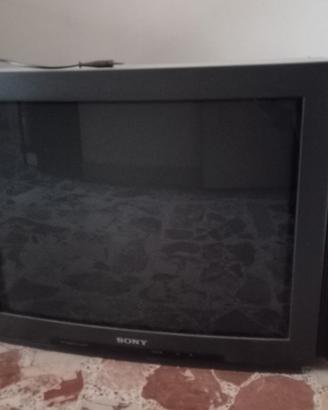 TV a colori Sony Trinitron per pezzi di ricambio 
