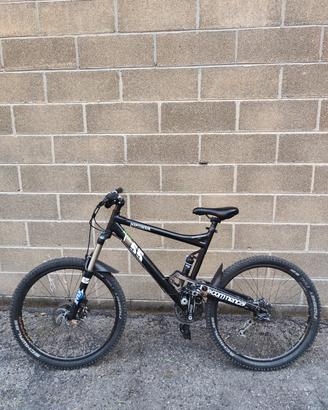Commencal meta 5.5 2010 versione rara "Team"