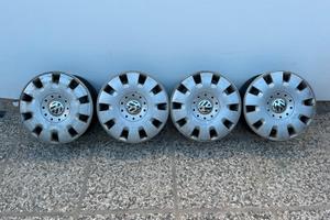 4 cerchi originali del 16 volkswagen t5