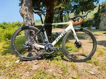 Factor O2 Sram Force axs 12v