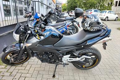 Suzuki gsr 600