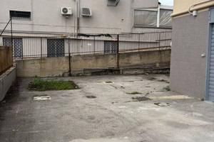 Immobile di 120 m² con 1 locale a Giugliano in Cam