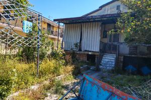 Soluzione indipendente di 160 mq con giardino