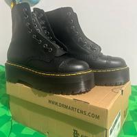 Dr. Martens Sinclair 42