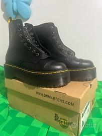Dr. Martens Sinclair 42