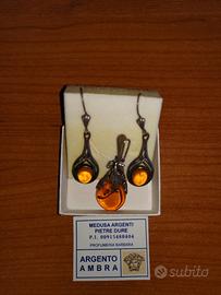 Parure orecchini e ciondolo in ambra e argento