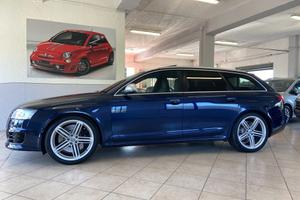 AUDI RS6 Avant 5.0 V10 quattro tiptronic