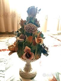 Vaso di fiori in ceramica di Capodimonte