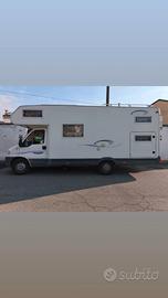 7 posti letto e 7  viaggiare! Camper mansardato