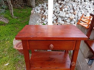 Tavolini rustici in legno