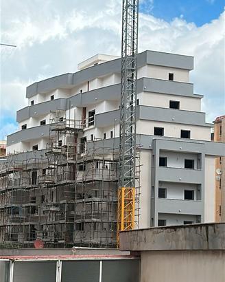 Prestigioso attico bilivelli; via umberto giordano