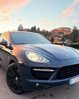 Porsche Cayenne 4.8 Turbo FULL PORSCHE SERVICE HIS
