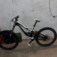 bici da downhill specialized demo m5