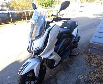 NUOVO SCOOTER WOTTAN GT2 300cc BIANCO M.PIAGGIO LC