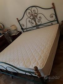 letto in ferro battuto,,rete a doghe e materasso