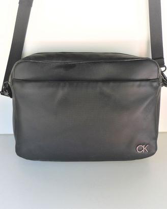 Borsa a tracolla Calvin Klein nera