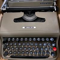 Macchina da scrivere olivetti’ lettera 22’