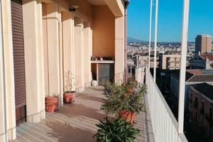 Superattico Panoramico con Terrazze e Garage