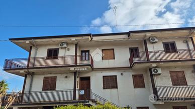 5 LOCALI A PIEDIMONTE ETNEO