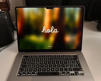 MacBook Air 15" M2, 8gb RAM / 512gb SSD