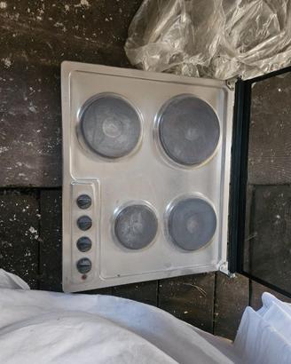Piano cottura elettrico con coperchio  Nardi