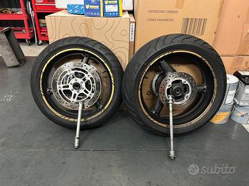 Ruote moto Hornet complete con gomme nuove