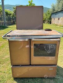 Cucina a legna DeLonghi con forno e scaldavivande