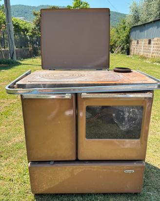 Cucina a legna DeLonghi con forno e scaldavivande