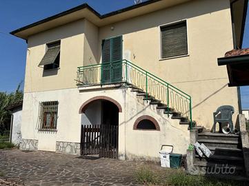 VILLA SINGOLA A LUCCA